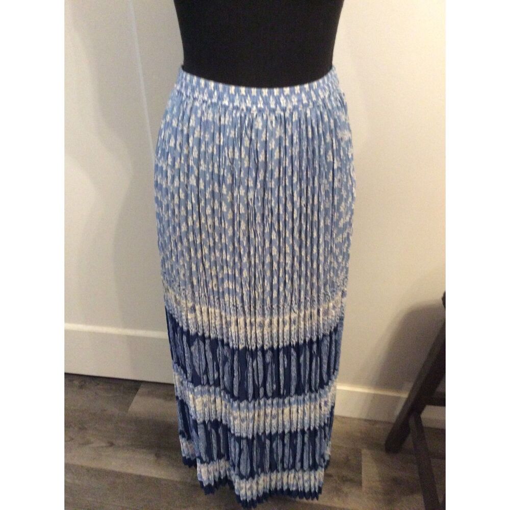 Alfred Dunner Blue Floral Maxi Skirt Pleated Blue Cottagecore Size 14 flowy